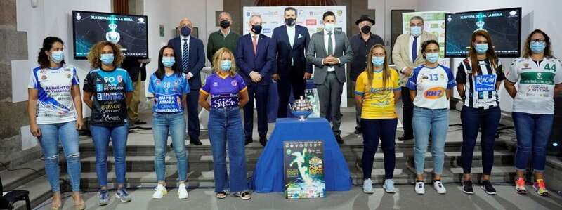 Foto de familia del acto celebrado en San Pedro Mártir/TA.